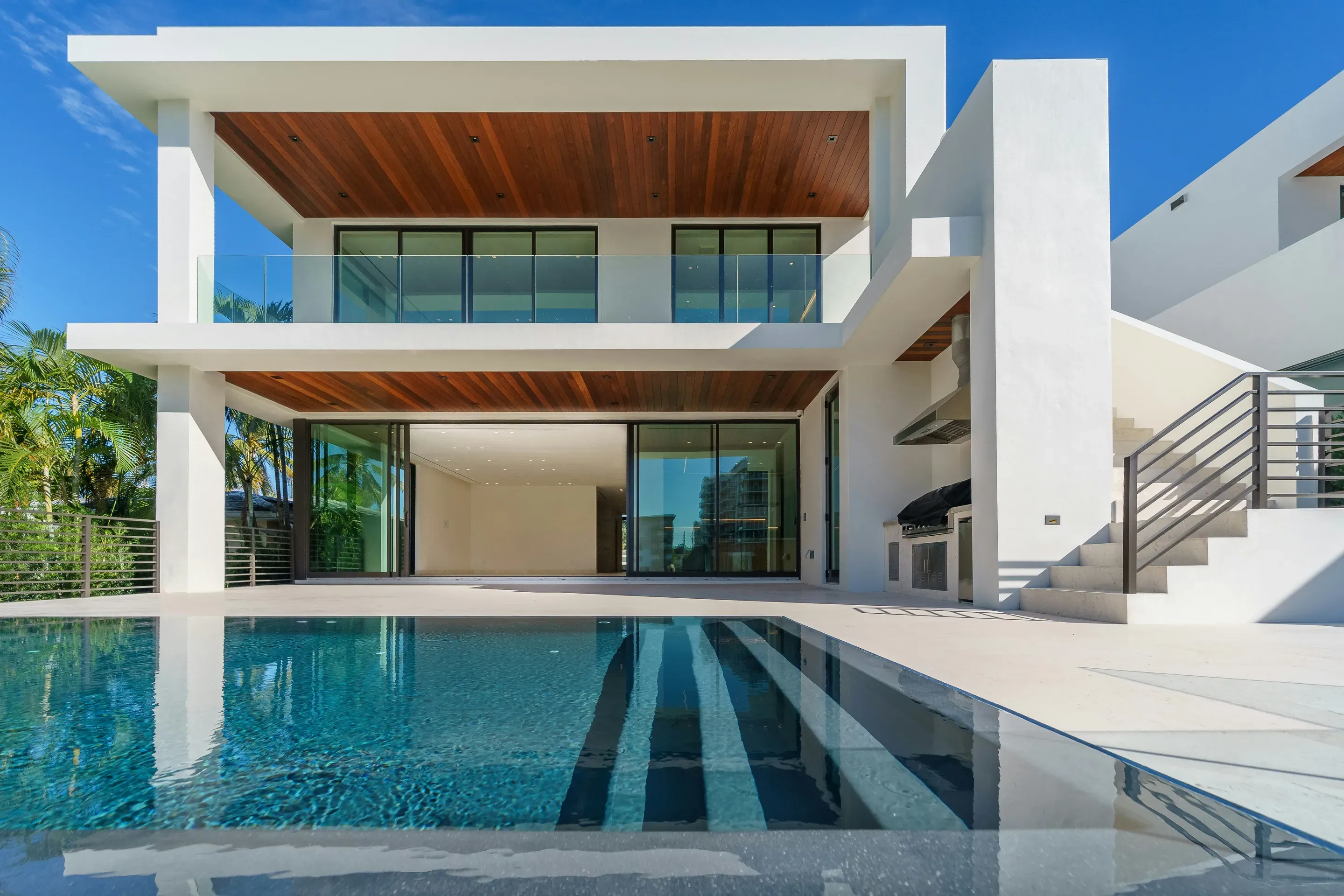 Home Security for Seasonal Residents: Protecting Your Amelia Island Property Year-Round