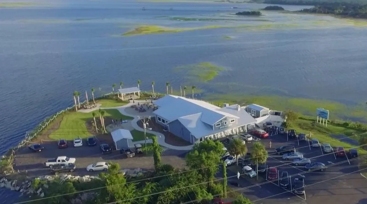 Shuckers Oyster Bar & Grill