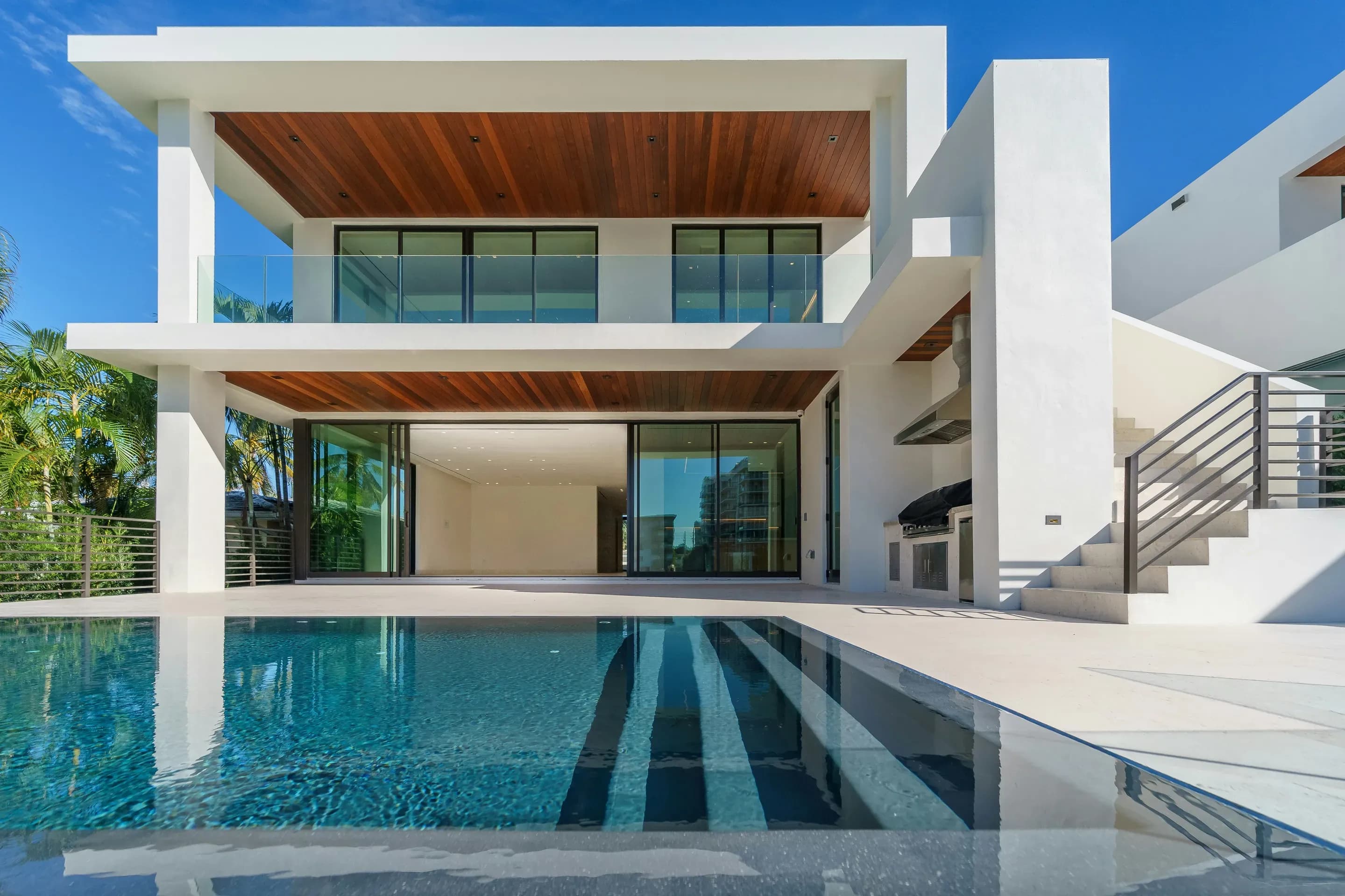 Home Security for Seasonal Residents: Protecting Your Amelia Island Property Year-Round